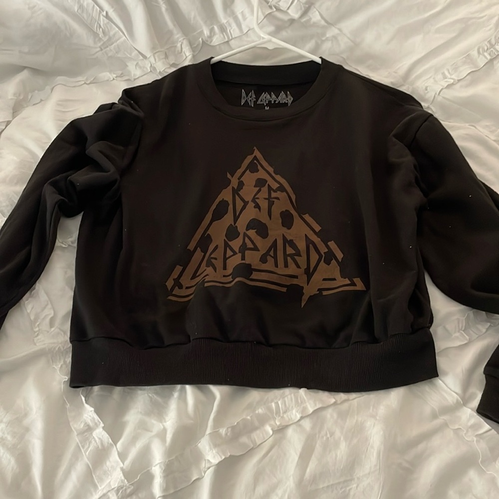 def leppard sweater